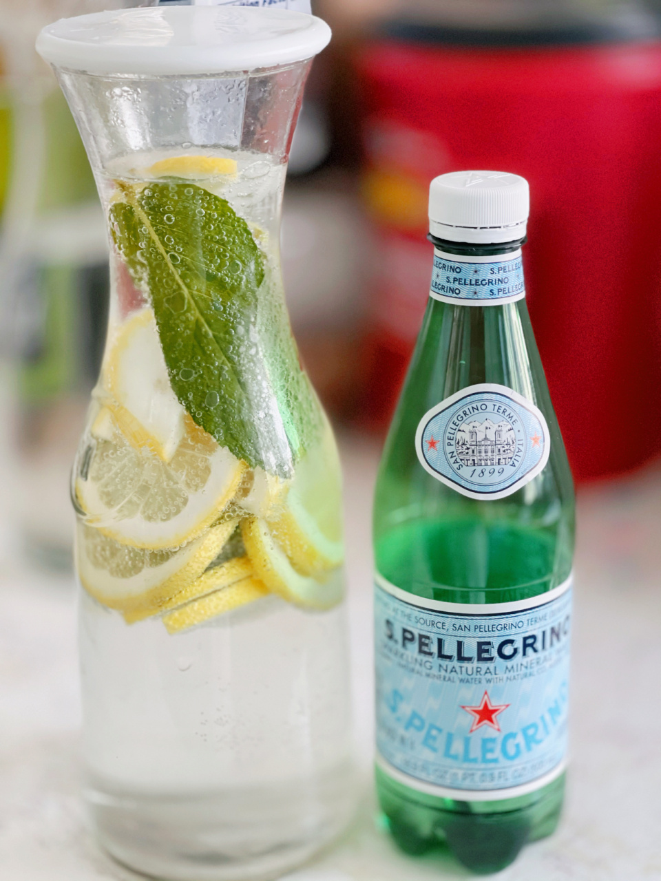 在家自制盐汽水04 柠檬93一颗 薄荷叶几片 costco买的气泡水一瓶