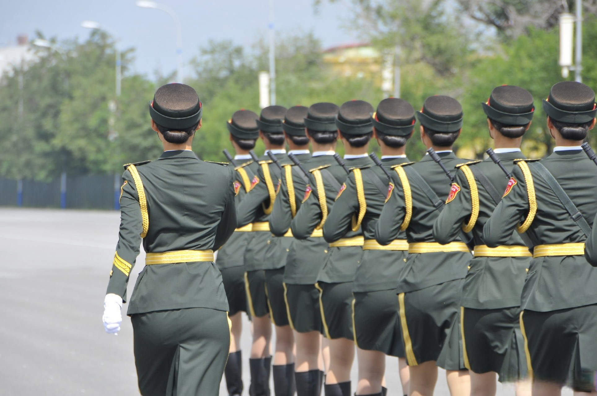 巾帼女兵,英姿飒爽