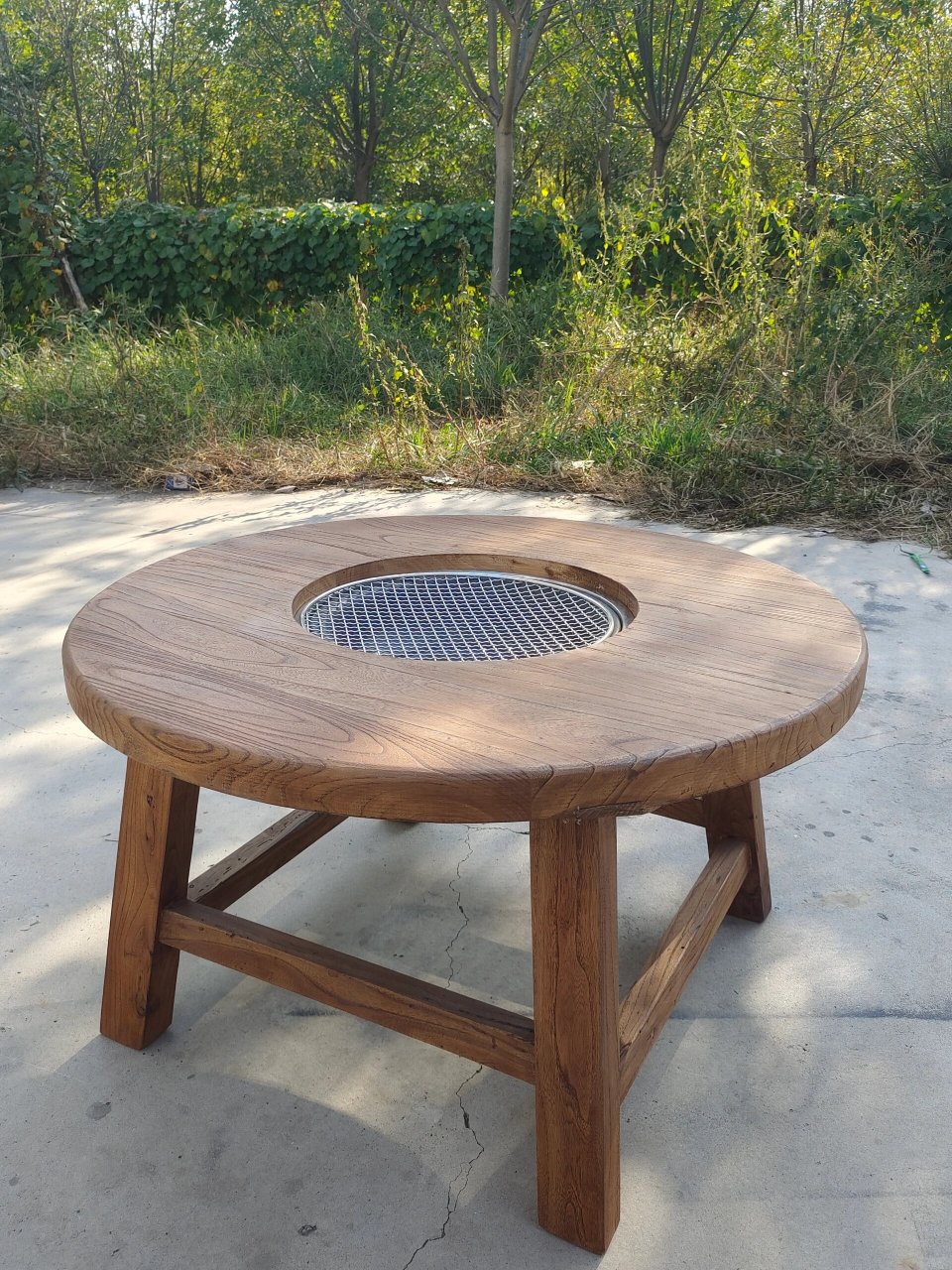 老榆木火锅桌        ,尺寸80*45cm, 620元一套,带铁锅,网,圈,盖,偏远