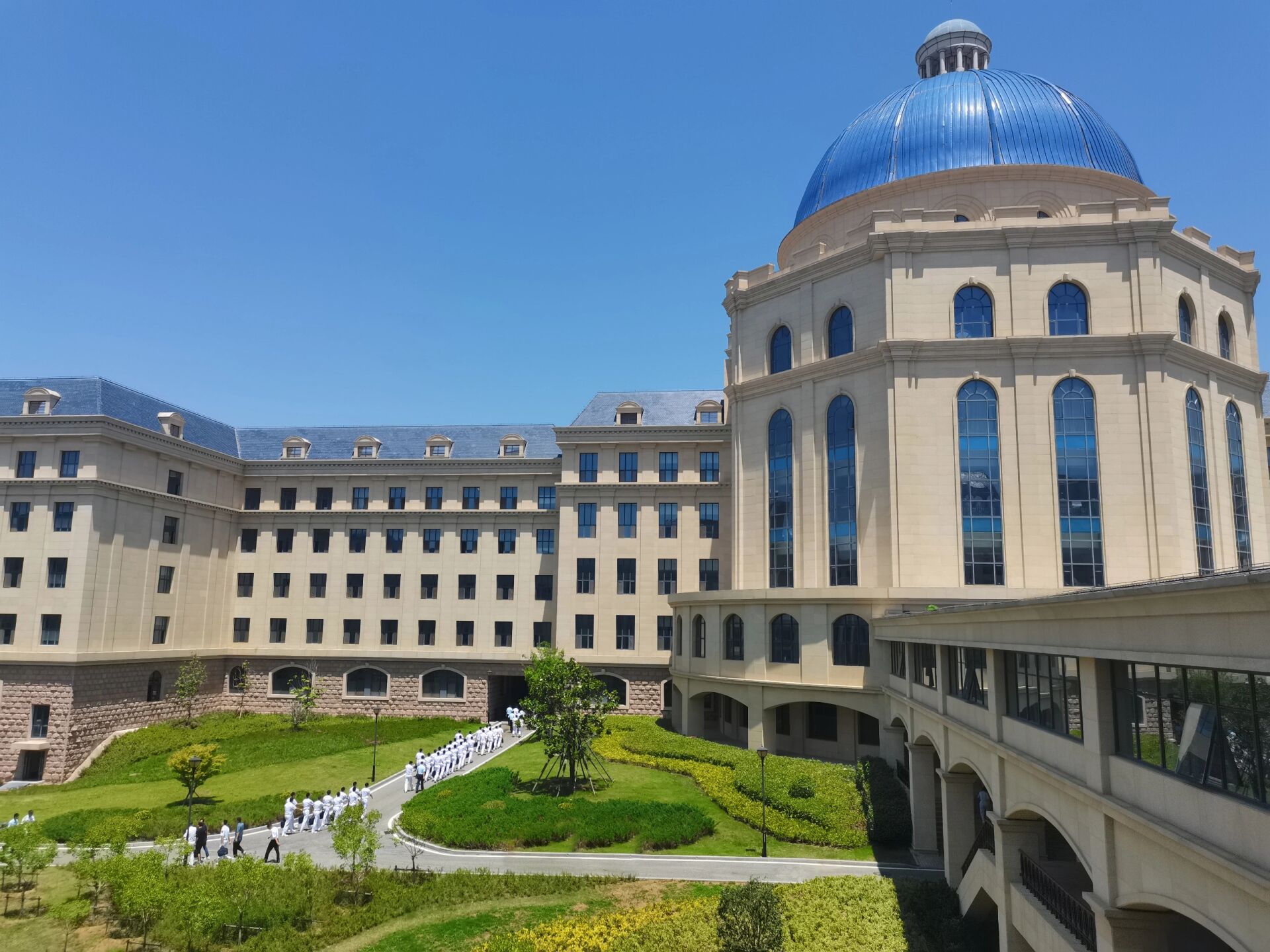 青岛海军潜艇学院 校园很美