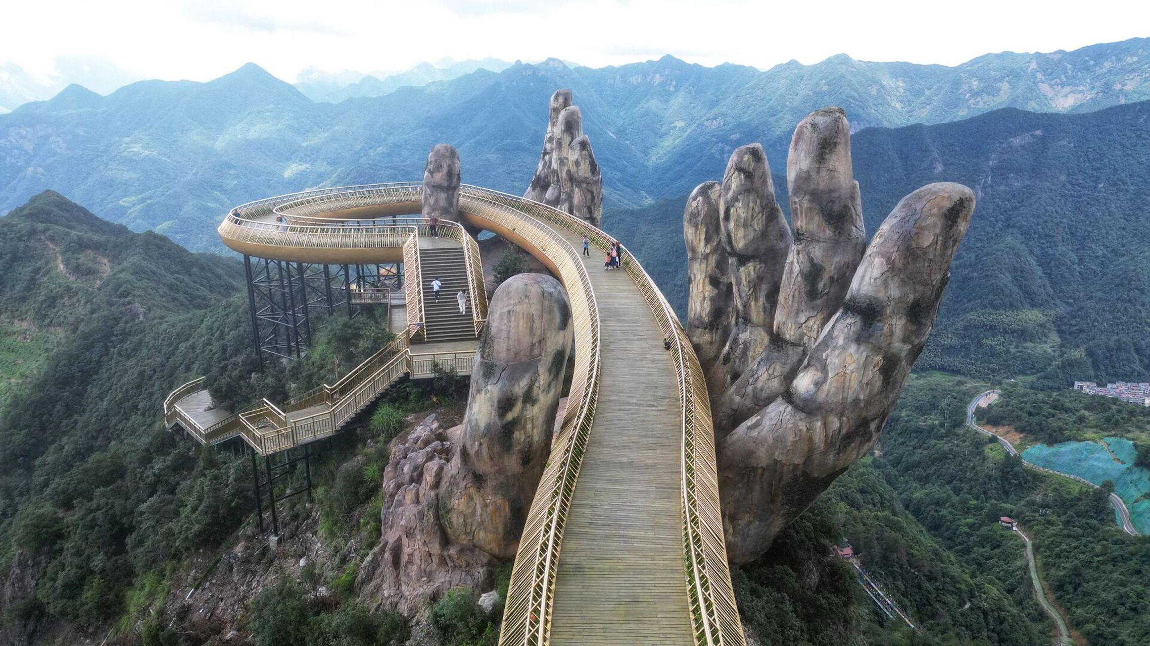 杭州建德马岭天观景景区,可以在抖音上选择带飞天魔毯的套票