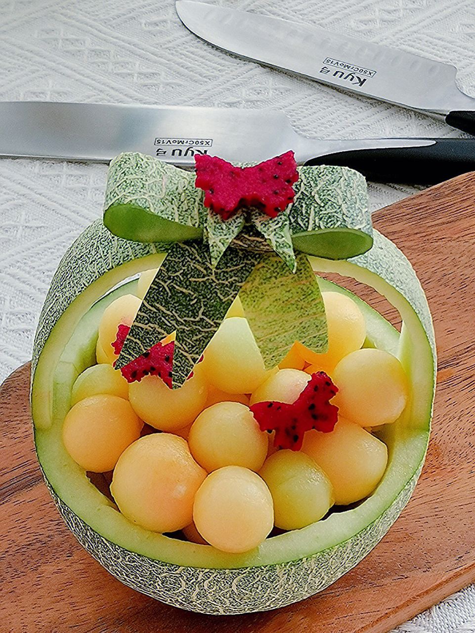 99零失败创意哈密瓜果篮 现在婚庆特别流行各种创意水果摆盘,灰常的