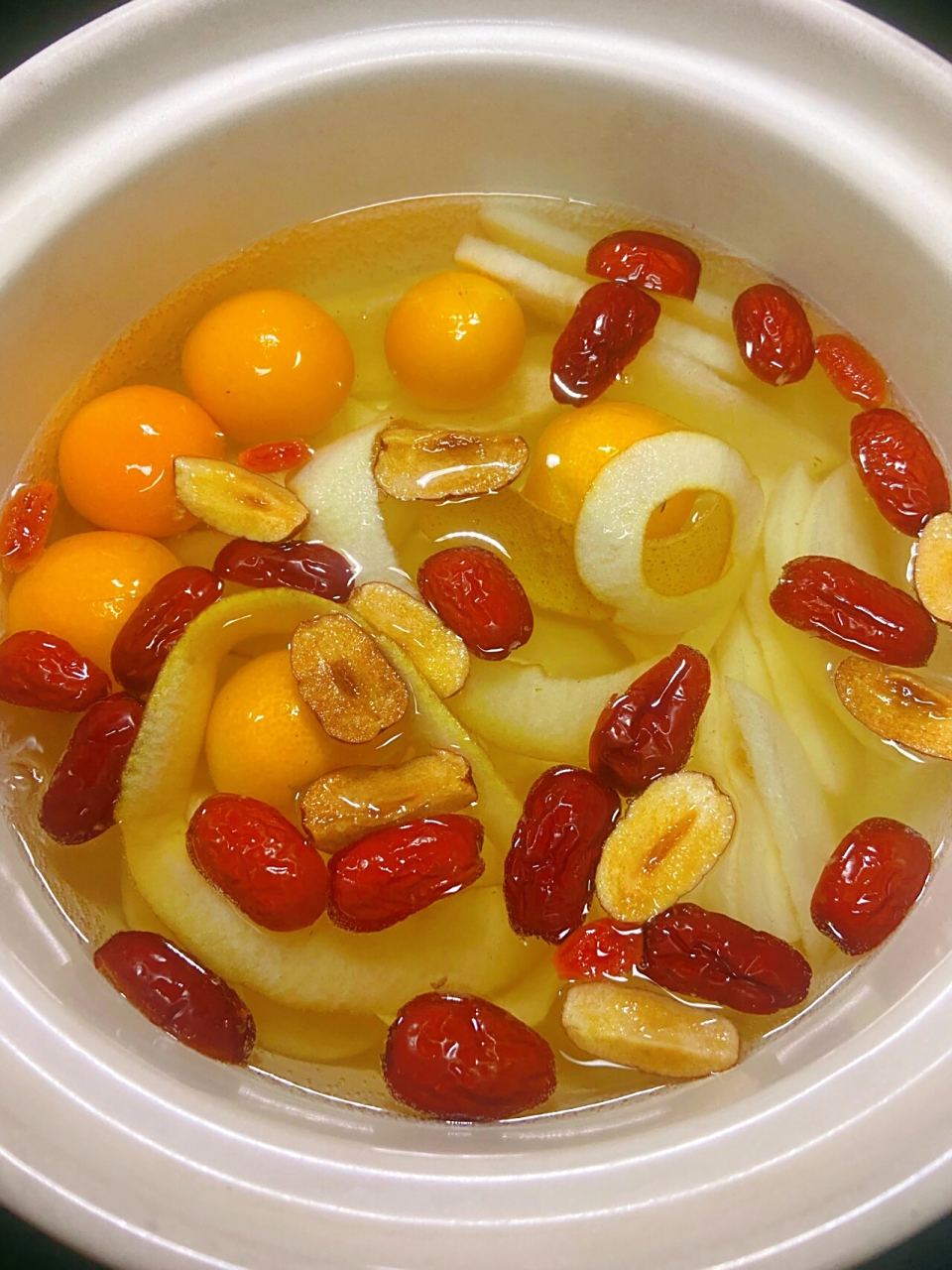 止咳润肺 健脾开胃 金桔雪梨红枣汤06 食材: 雪梨一个 金桔4-6个