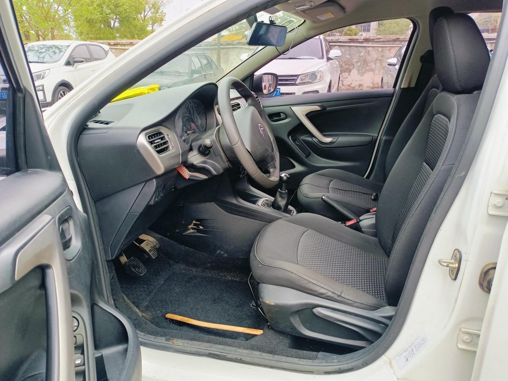 绝版爱丽舍.2019年上牌雪铁龙爱丽舍手动挡,整车原版原漆,安全行驶1.