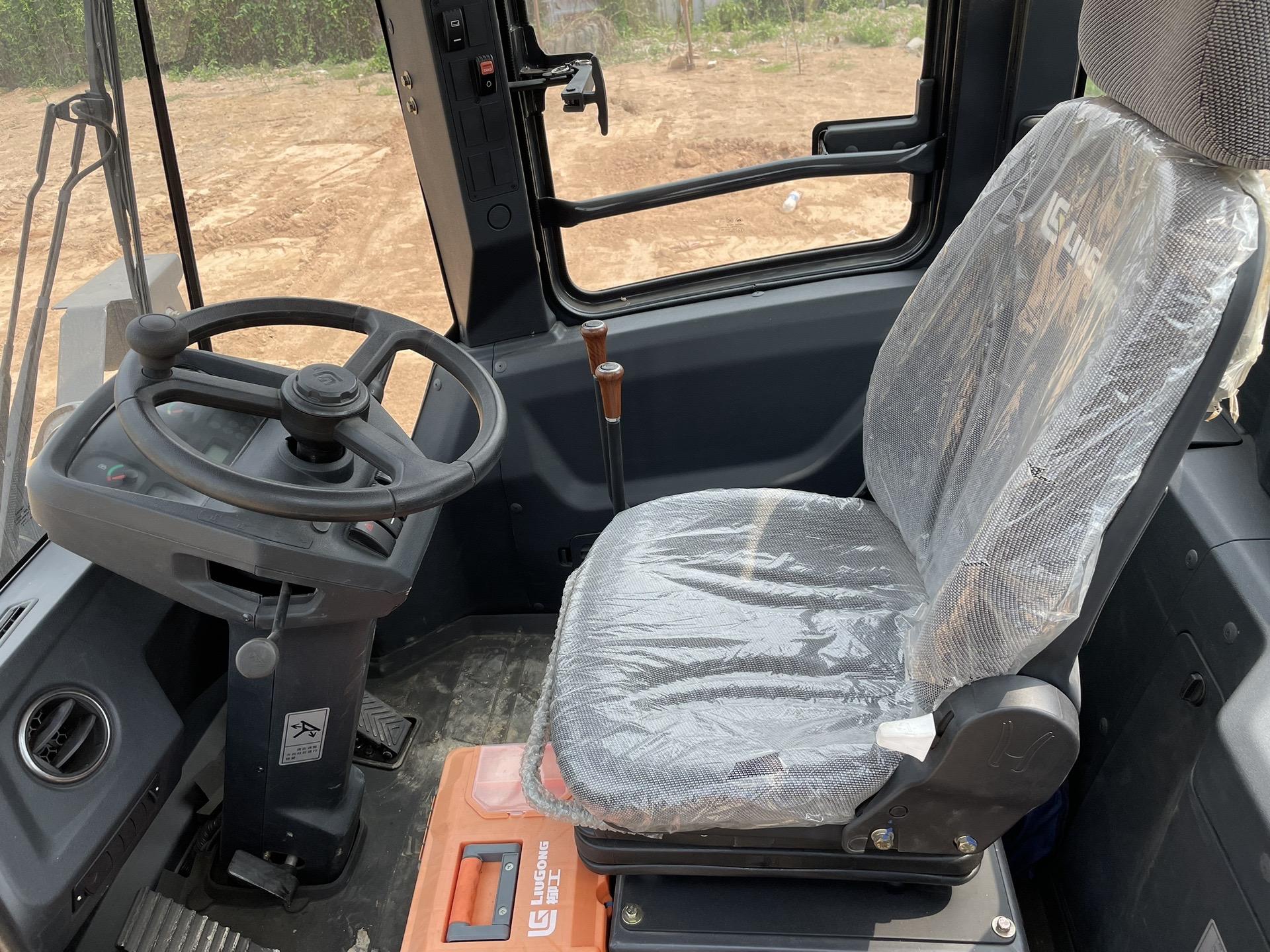 全新库存柳工50铲车855h装载机0小时268000