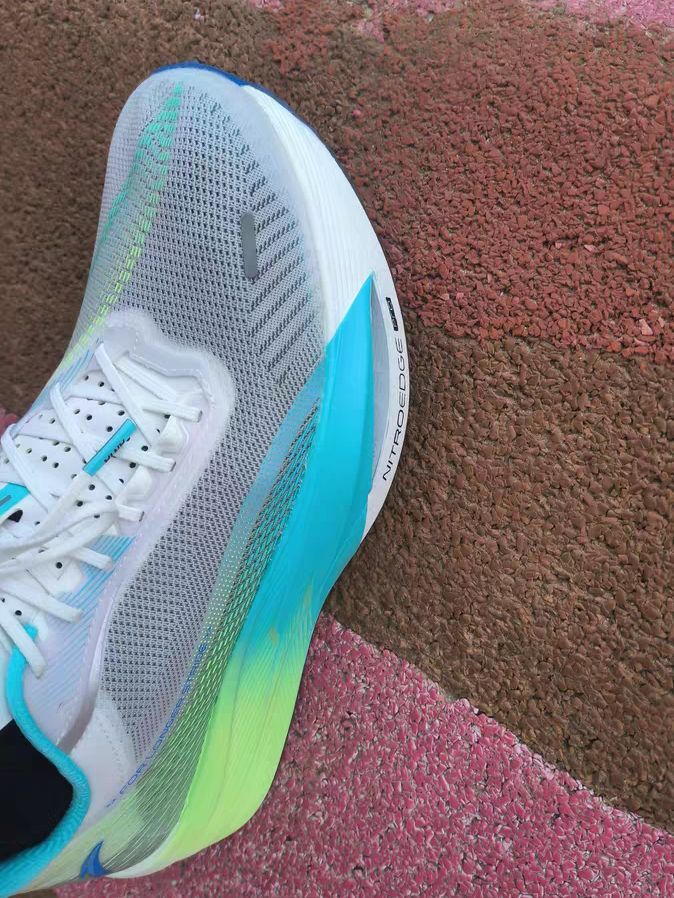 安踏c202gtpro跑鞋