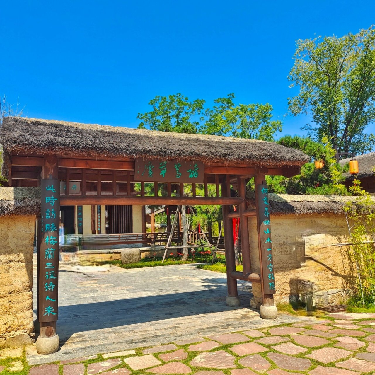 南阳诸葛庐 臣本布衣,躬耕于南阳 卧龙岗景区要门票,人不多,感受下