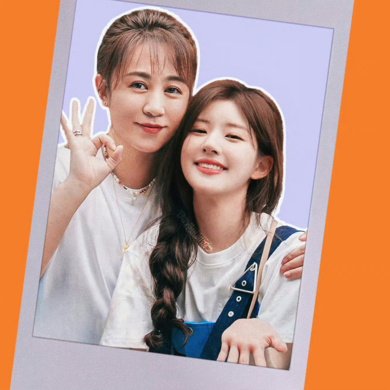 赵露思真是吸姐石,#薛佳凝晒与赵露思合照#,甜妹鼻祖和甜妹本妹同框好