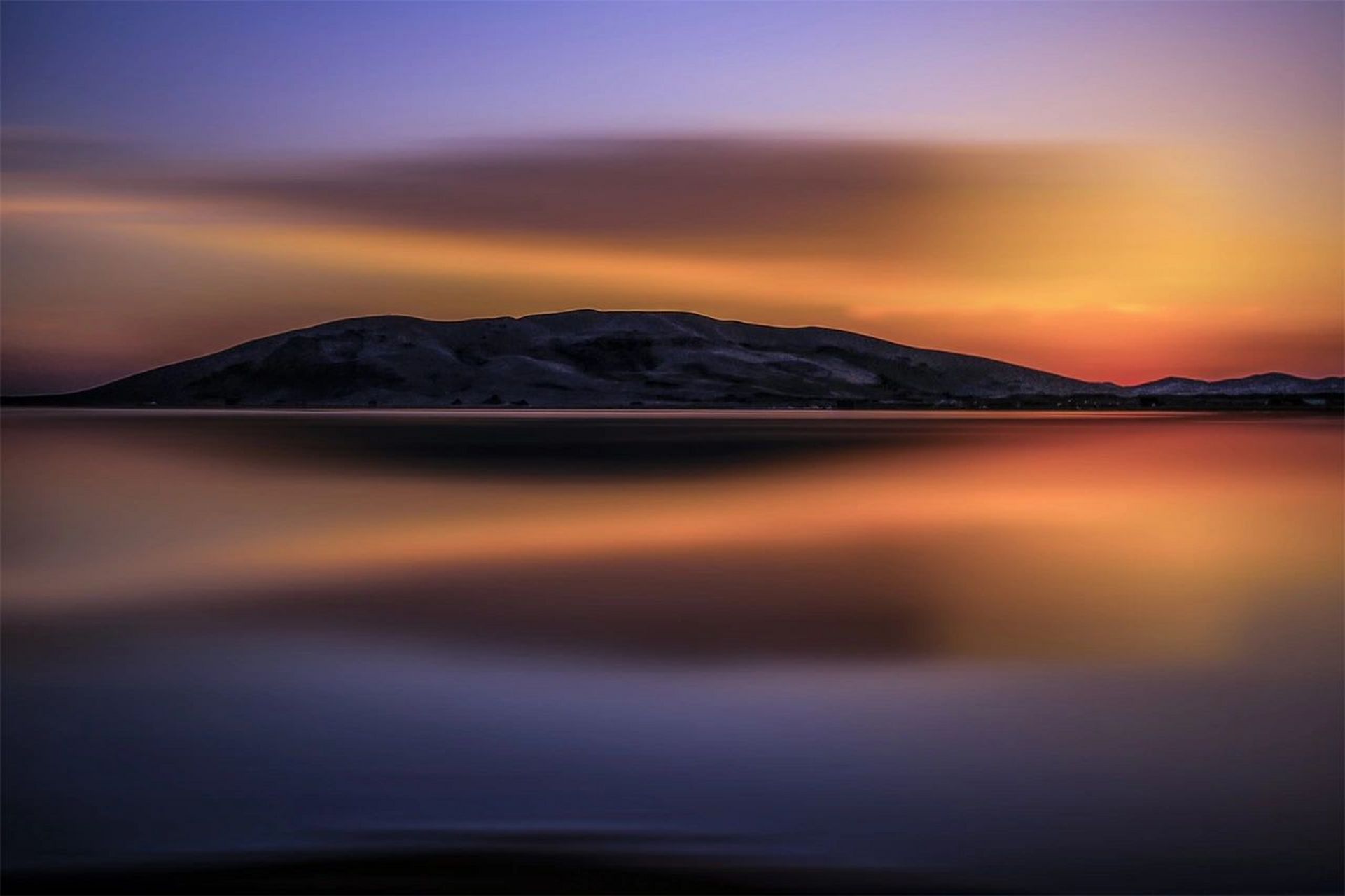 适合发朋友圈的旅游风景图片及文案 1,我要带着一架单反相机去旅游,拍