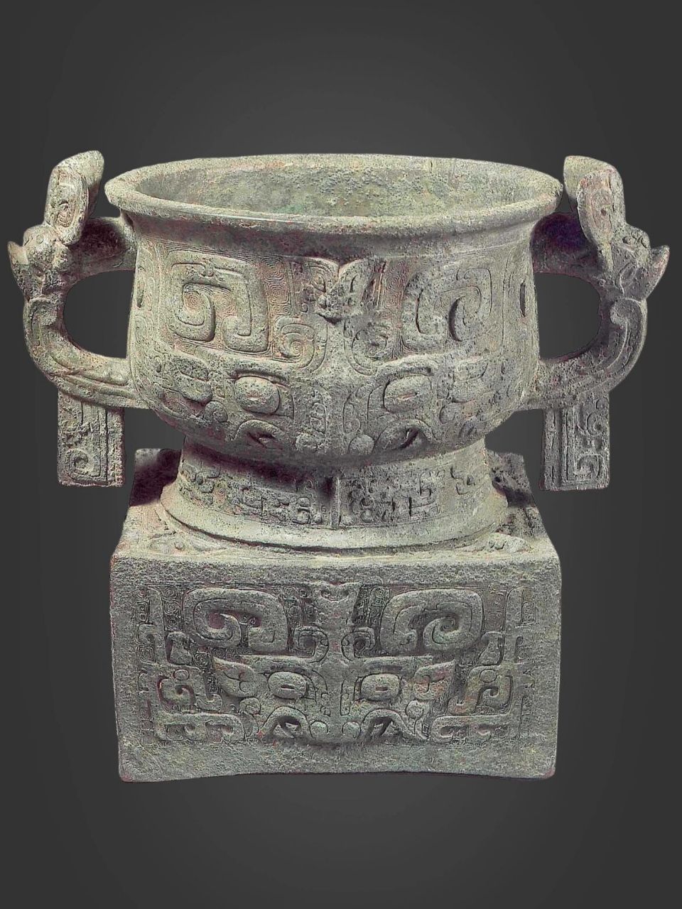 利簋的作器者名"利",他随武王出征,胜利后受到奖赏,铸造这件青铜器以