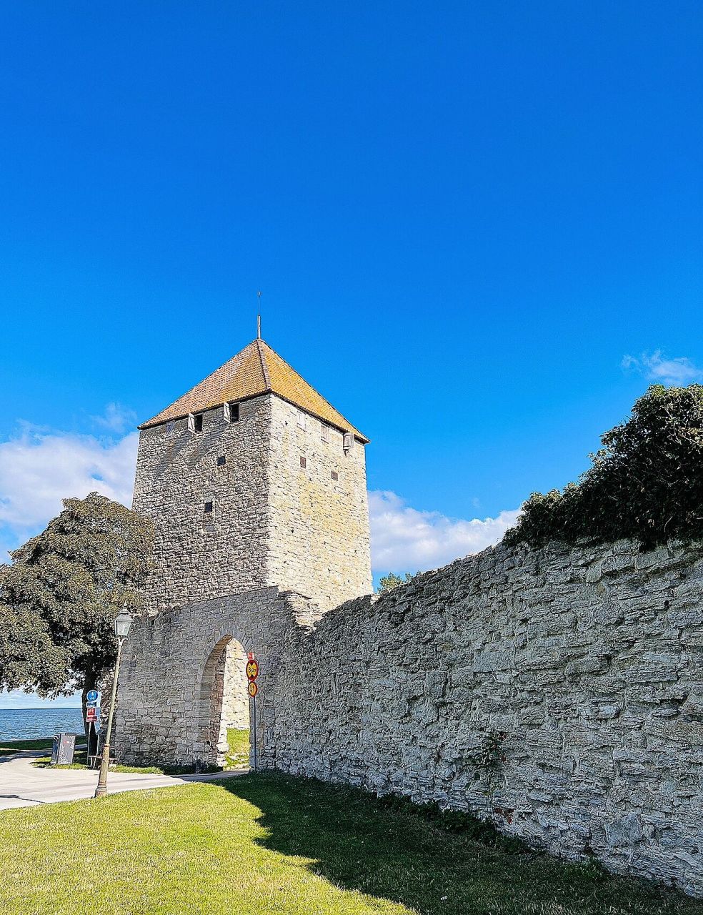 瑞典维斯比(1) 维斯比是瑞典哥特兰岛最大的城市,也是斯堪的纳维亚