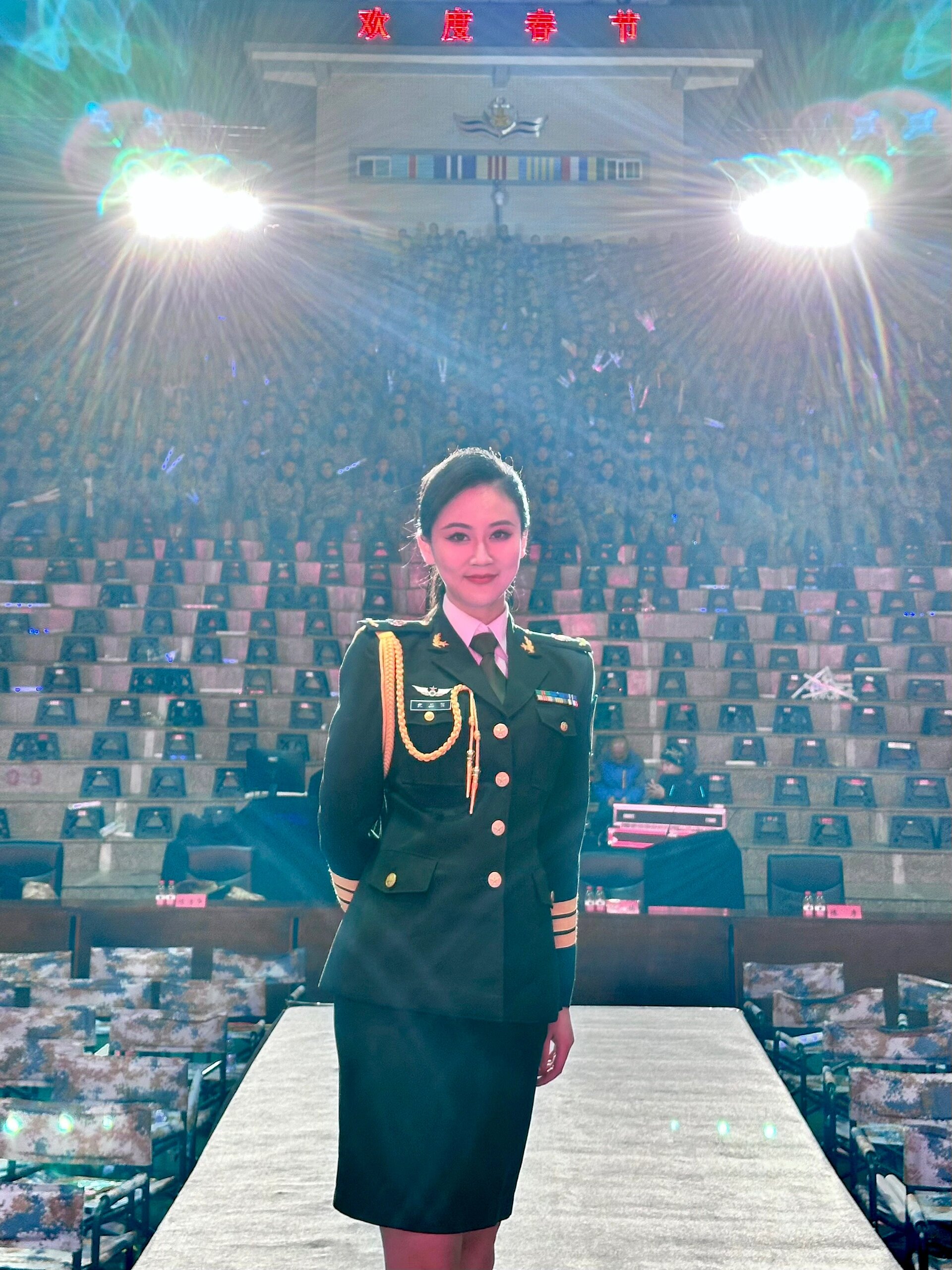 再次回到部队演出