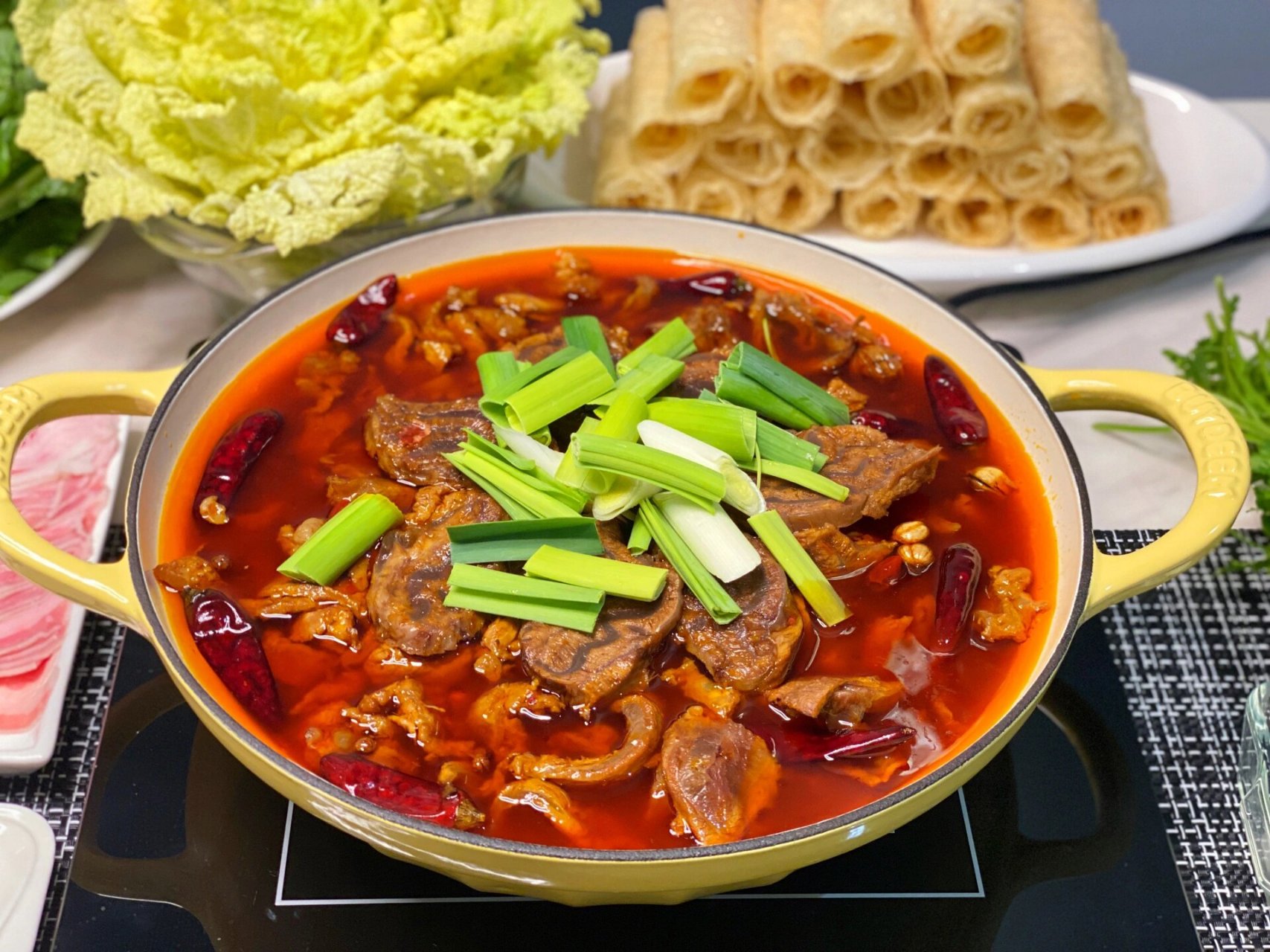 忙里偷闲家里自制红烧牛肉火锅 贼好ci 97 红烧牛肉火锅的香料:香草