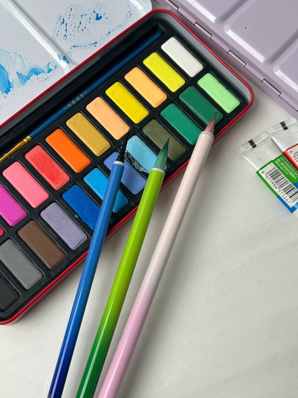 貌美与实用集聚一身的水彩笔推荐 这三支笔强烈推荐给画水彩的小伙伴.