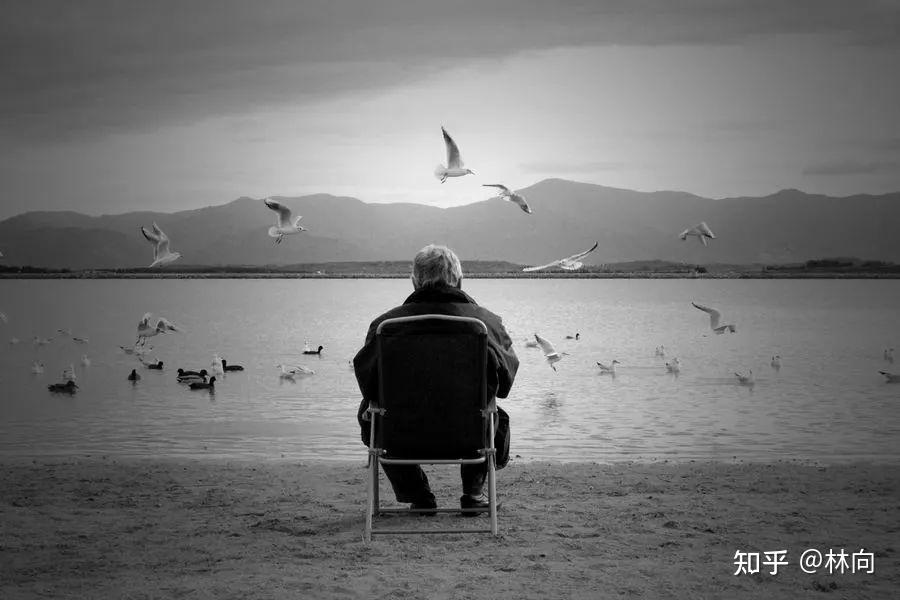 正部级空巢独居老人的孤独死敲响了中国老龄化社会的警钟