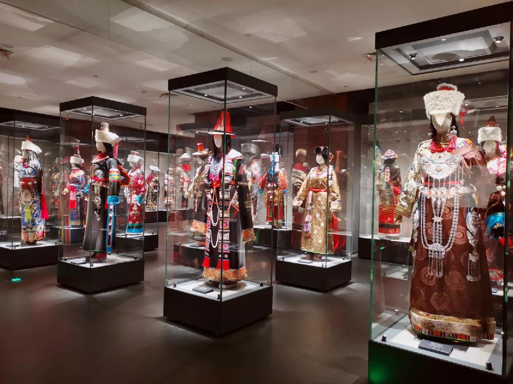 从未领略过的藏族服饰之美! 青海藏文化博物院,坐标西宁市,二楼的藏族