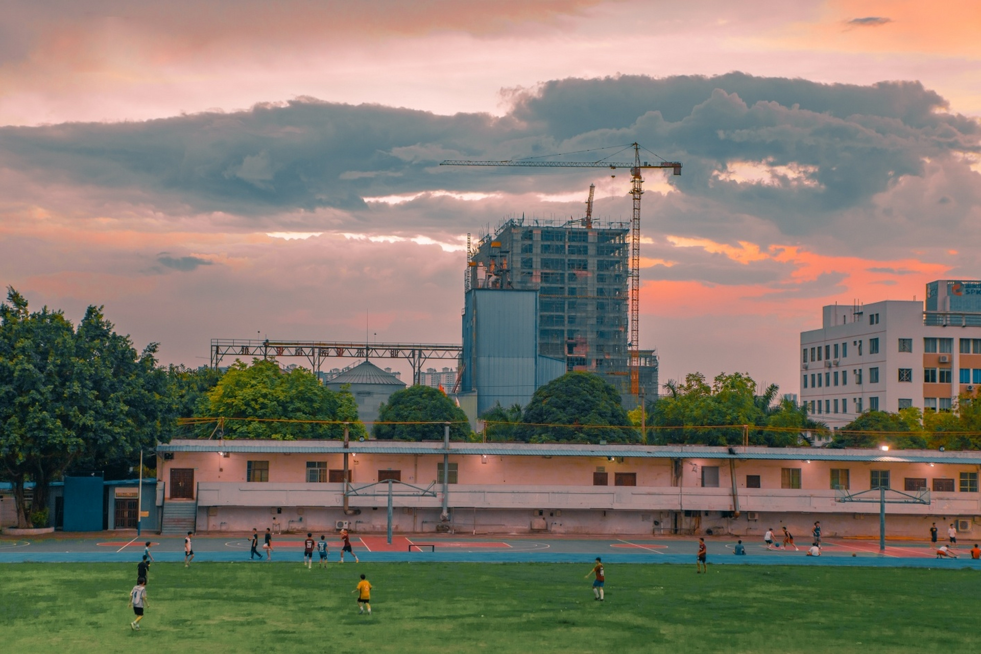 广西电力职业技术学院科园校区 广西电力职业技术学院晚霞不一样的美.