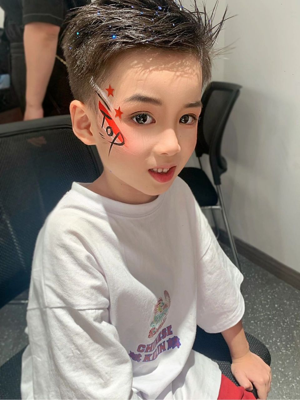 男生版街舞简妆➕彩绘    男生版街舞简妆➕彩绘大家都在忙我在锦