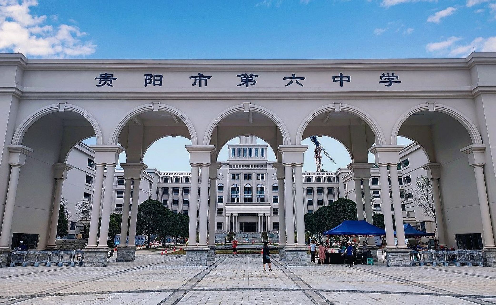 来啦来啦,全新的贵阳六中高中部 实拍哦,不是效果图贵阳六中