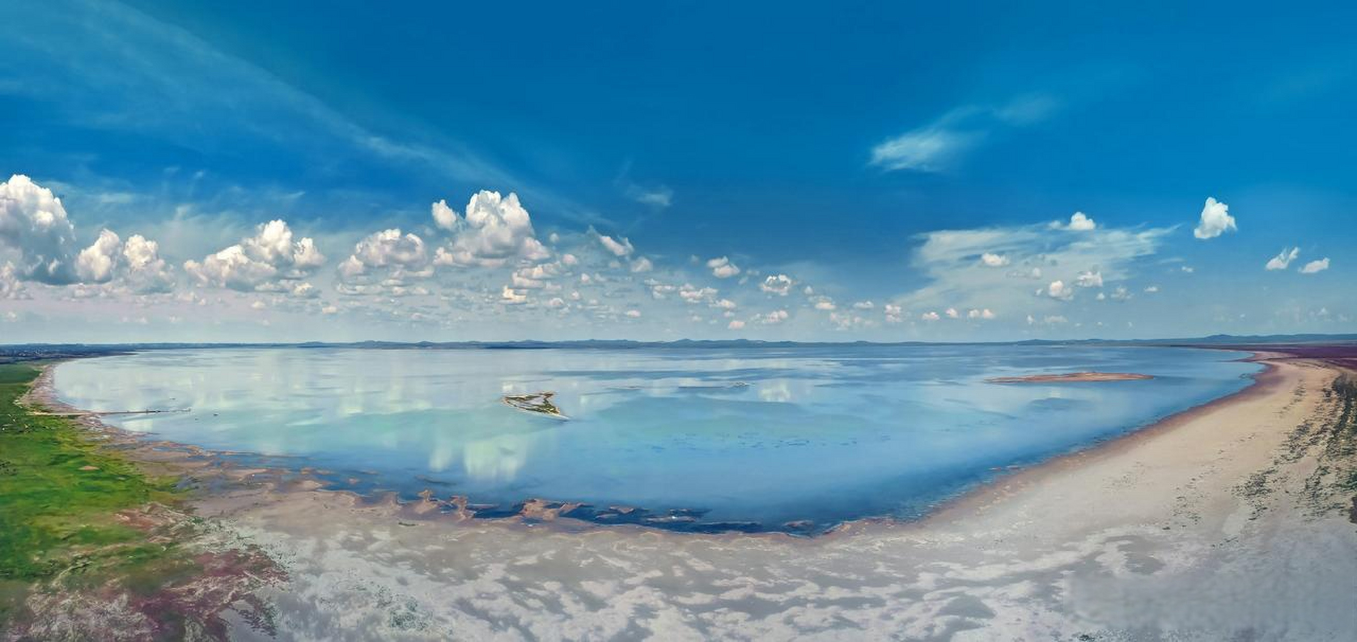 自驾内蒙古赤峰市克什克腾旗,在内蒙古第二大湖达里诺尔湖畔的贡格尔