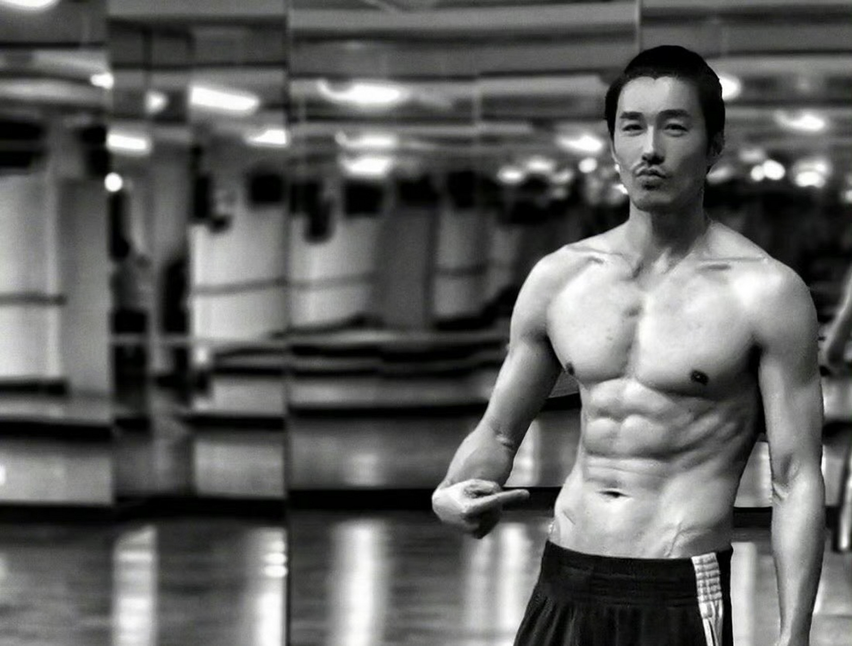 胡兵胸肌#胡兵哥哥真的堪称完美,不但有个帅气的外表,没想到还这么