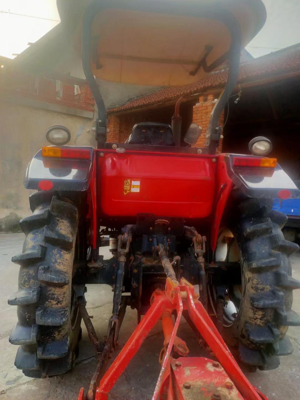 东方红904强压多路阀梭式挡原版原漆几百小时,车况精品带一个旋耕机一