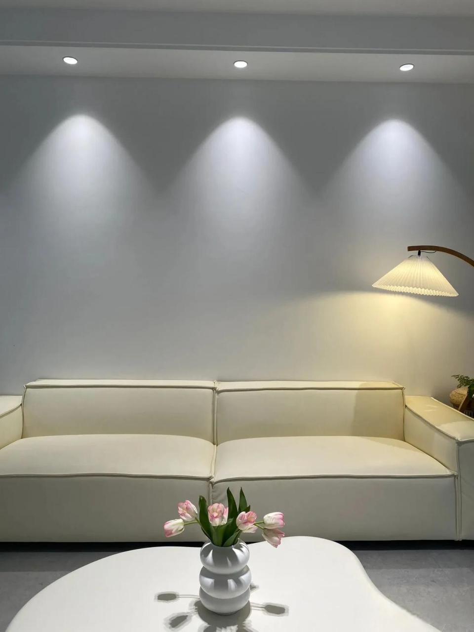 分享一下朋友家的筒灯! 我家电视墙3.