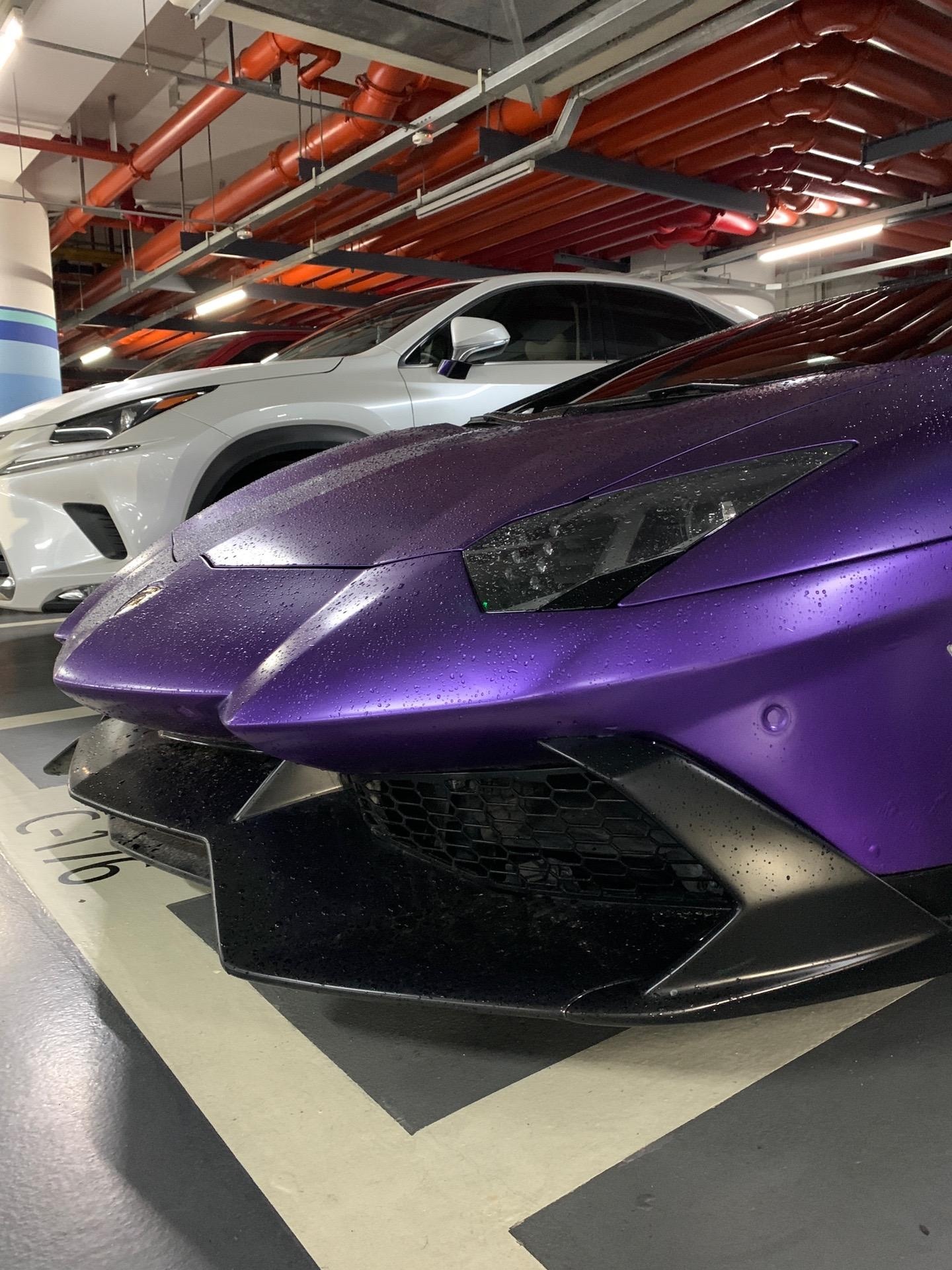 几年前广州太古汇的夜晚,跑车云集