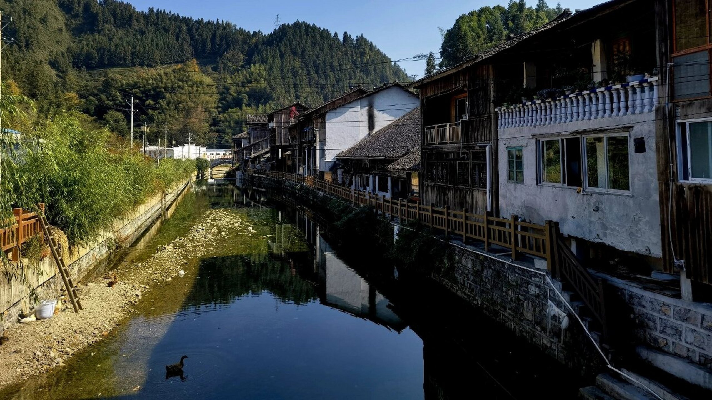 宣恩县:庆阳老街,文澜桥,墨达楼,狮子关 庆阳老街是真的老,不能算是