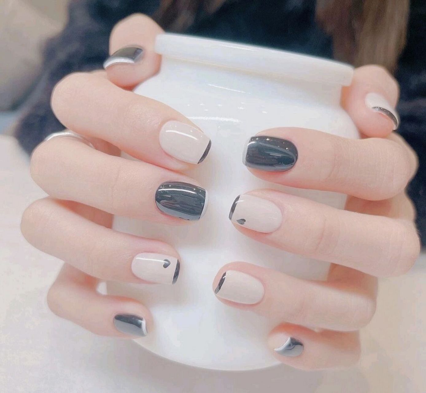 2023新款法式简约美甲 简单又美丽