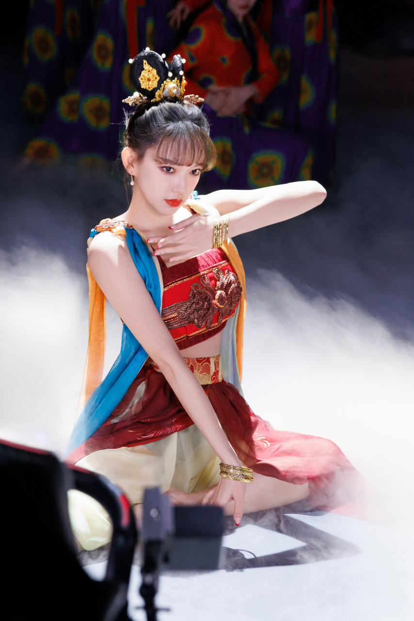 古典舞推广大使,没点文化还真的有点看不懂这节目了#程潇乐宴舞台好