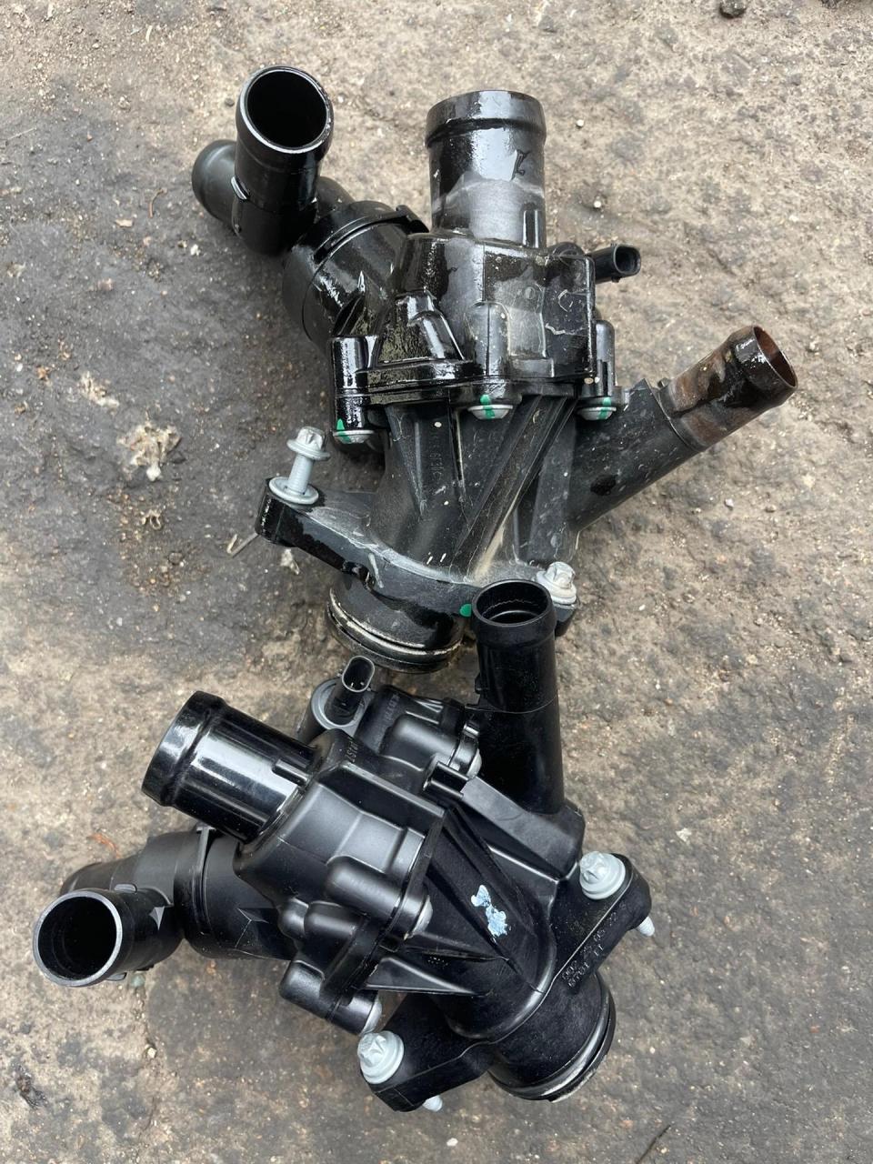 上热门话题97 奔驰gla200节温器故障 更换节温器总成 超级不好搞的