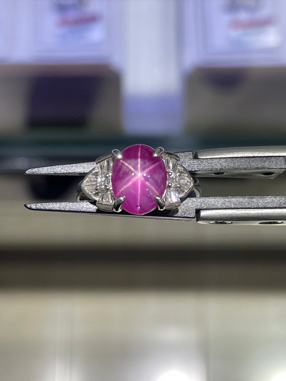 星光红宝 星光红宝石戒指,gia证书,斯里兰卡产地.主石5.