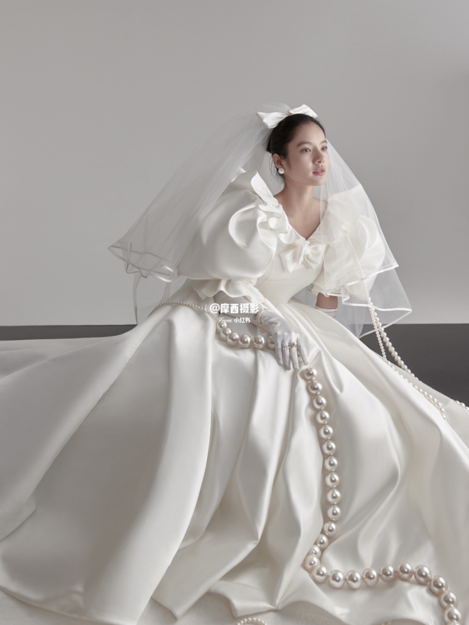 2021年不得不拍的【缎面婚纱照】03又美又飒91 泛着珠光的高级