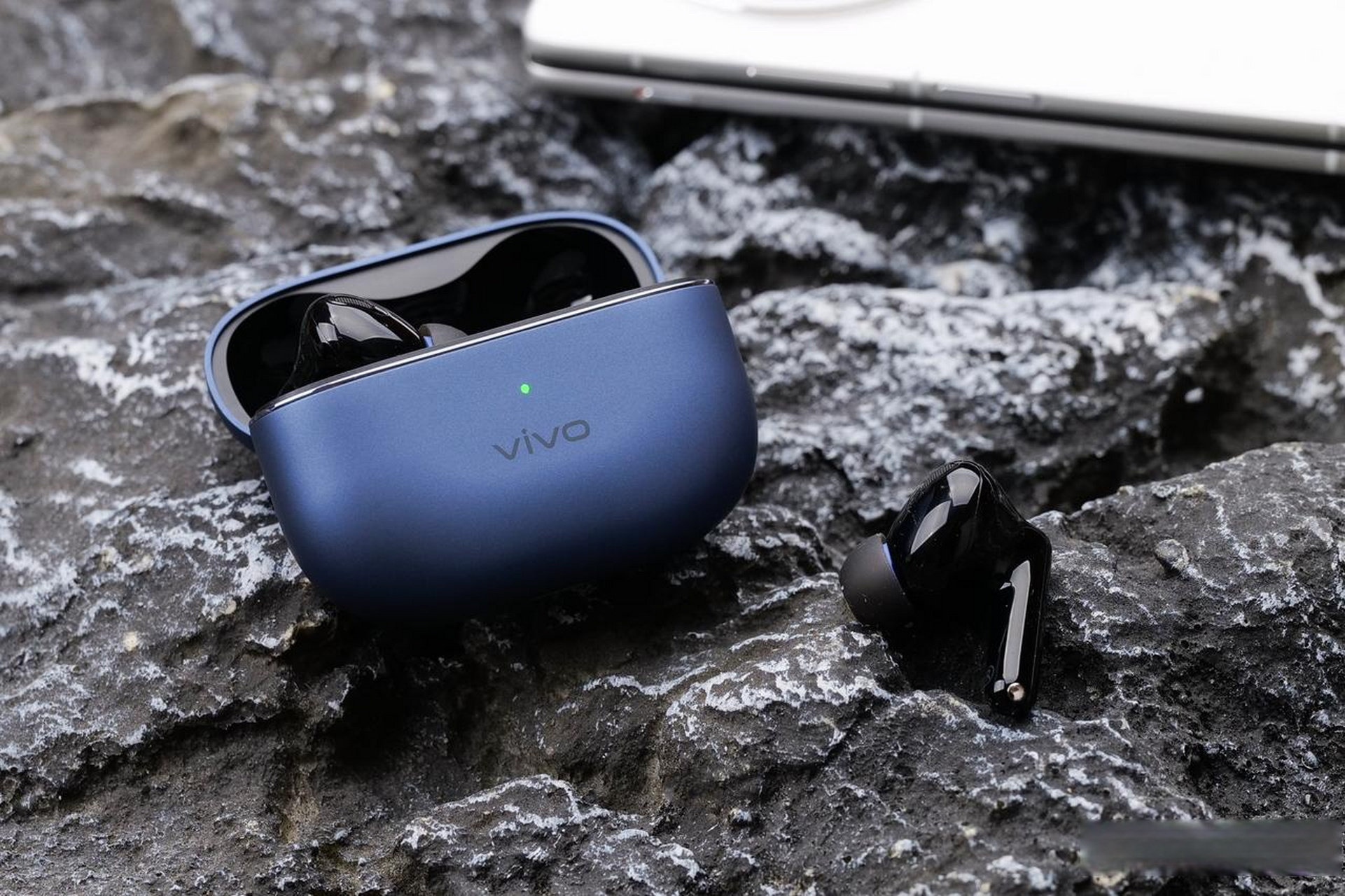 vivo tws 4我也只说强的地方吧,说多了肯定又要被安排了.