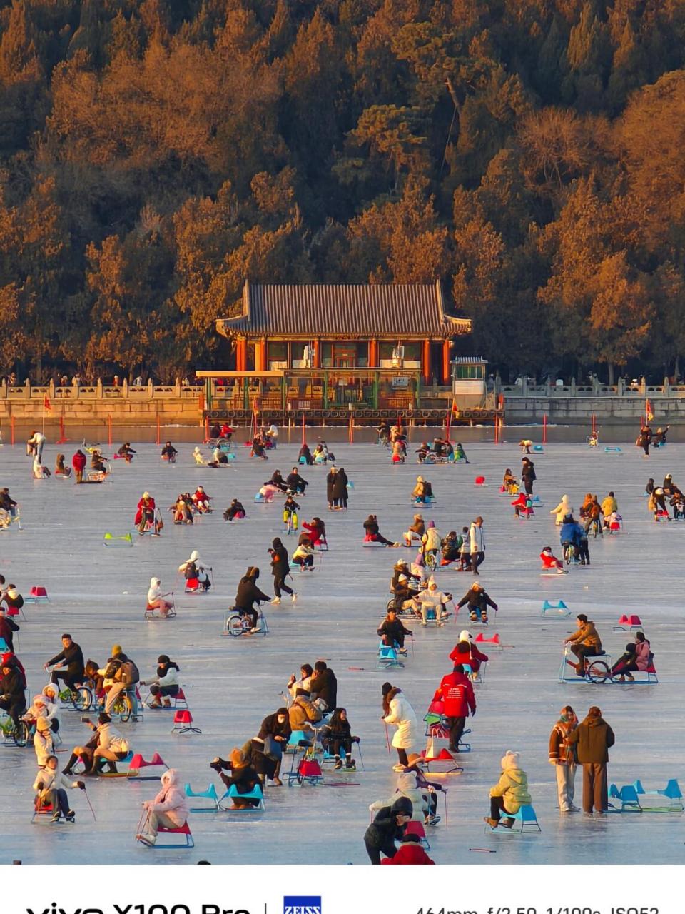 济南冰刀溜冰场图片