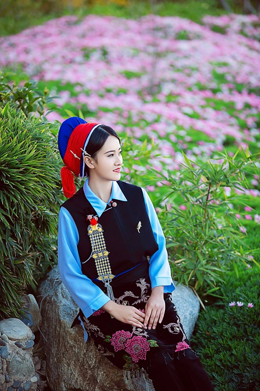 飞针走线间的锦绣情怀||鹤庆白族服饰 92 91  飞针走线间的锦绣