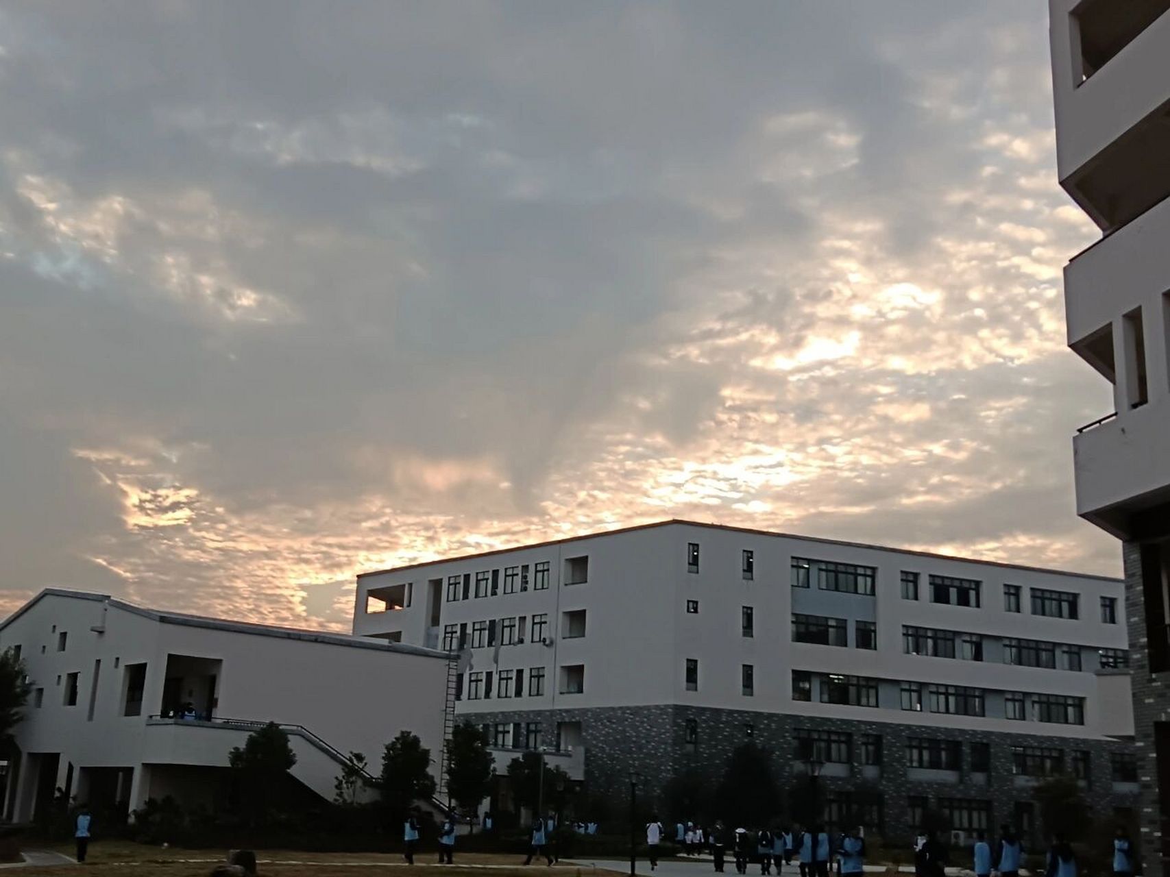 【温职专】欢迎提问~ 欢迎有报考意向的同学们提问哦 学校:温州市职业