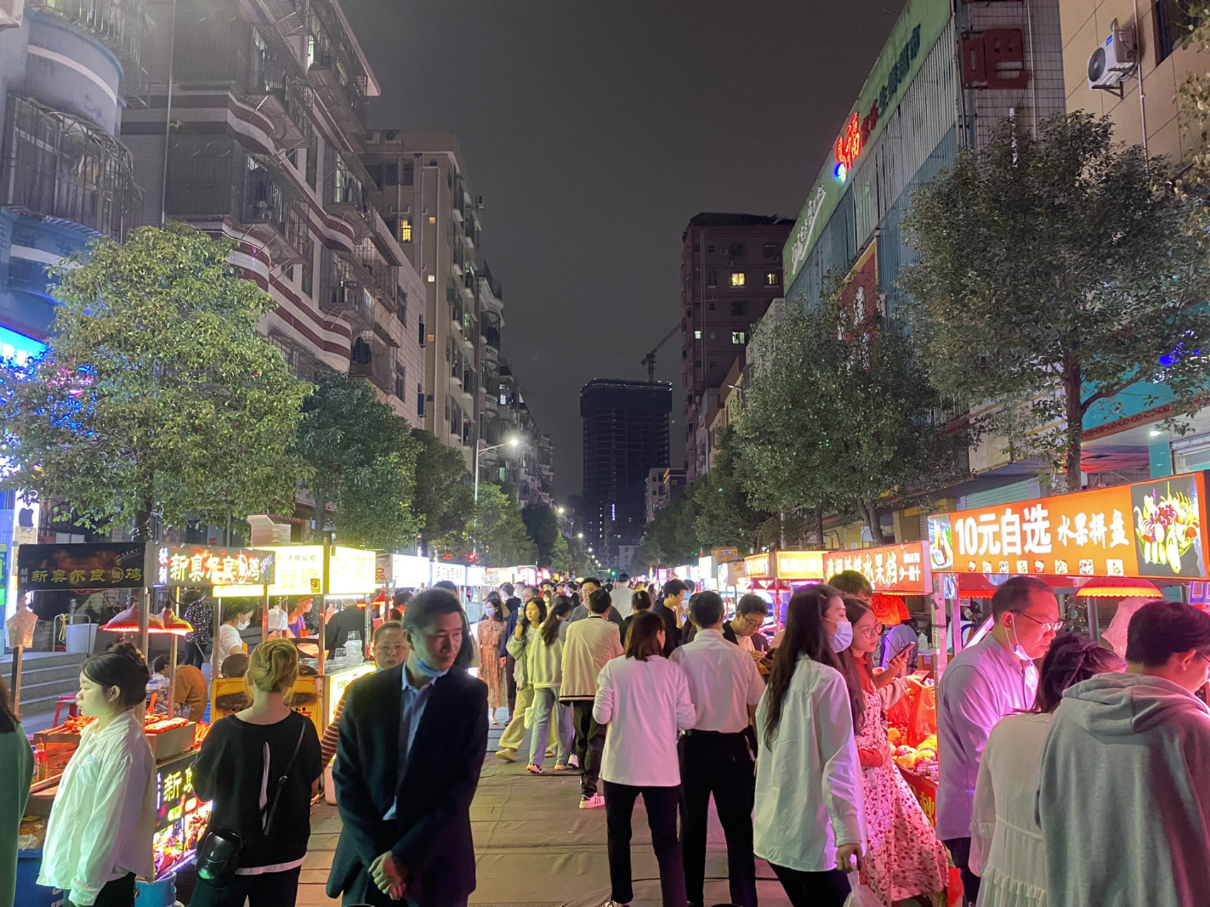 深圳美食 深圳探店 深圳西鄉鹽田夜市街 超多小吃,各個地方的美食