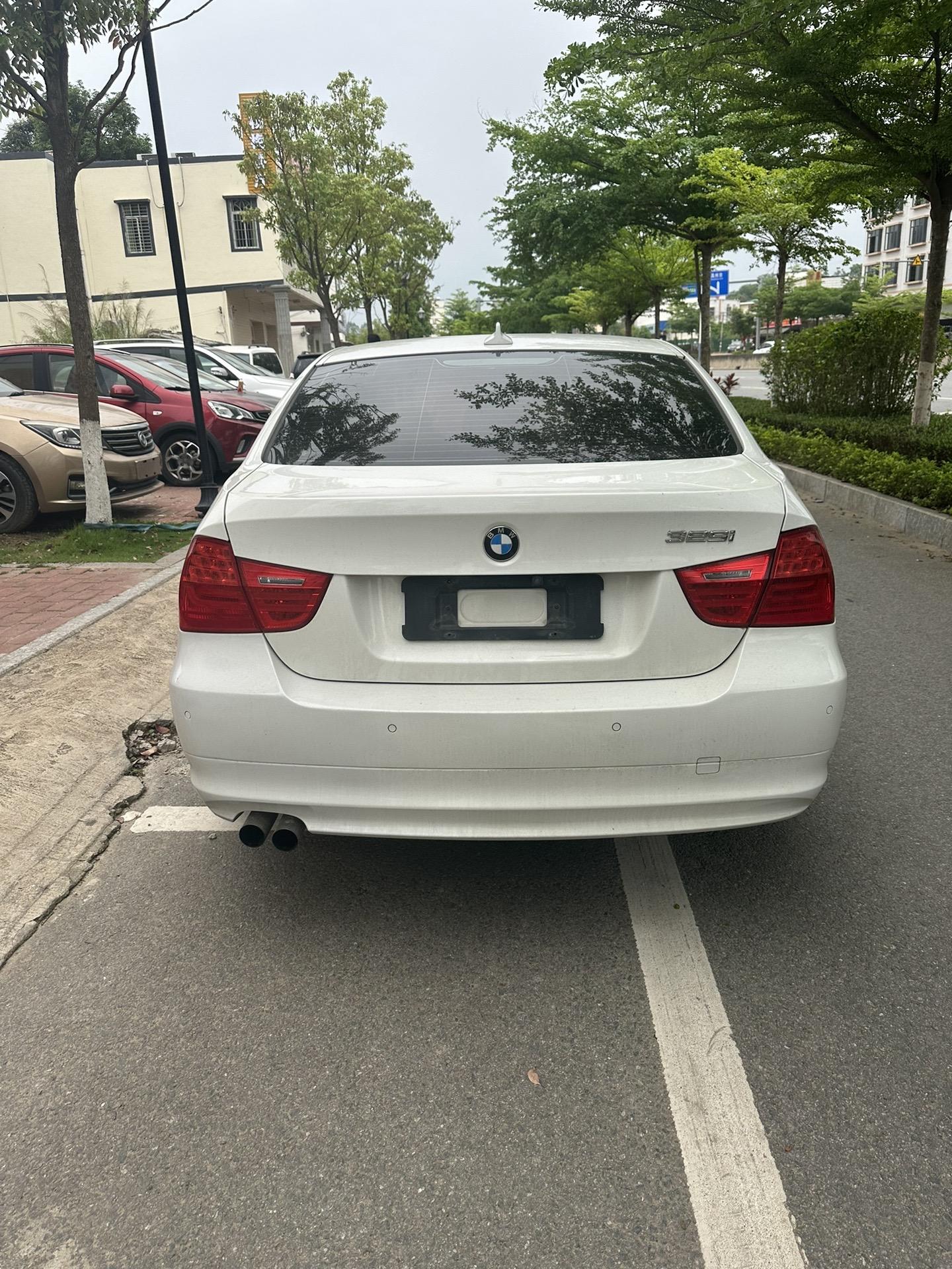 收下09年宝马325i2