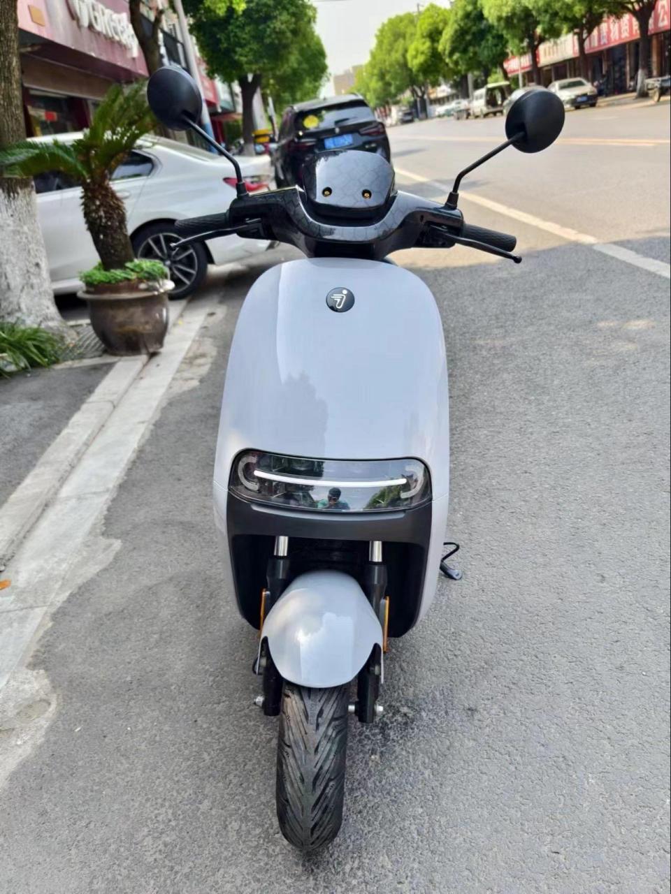 手续齐全,支持旧车置换回收,全国发货,嘴炮勿扰,只卖11800电动车以旧