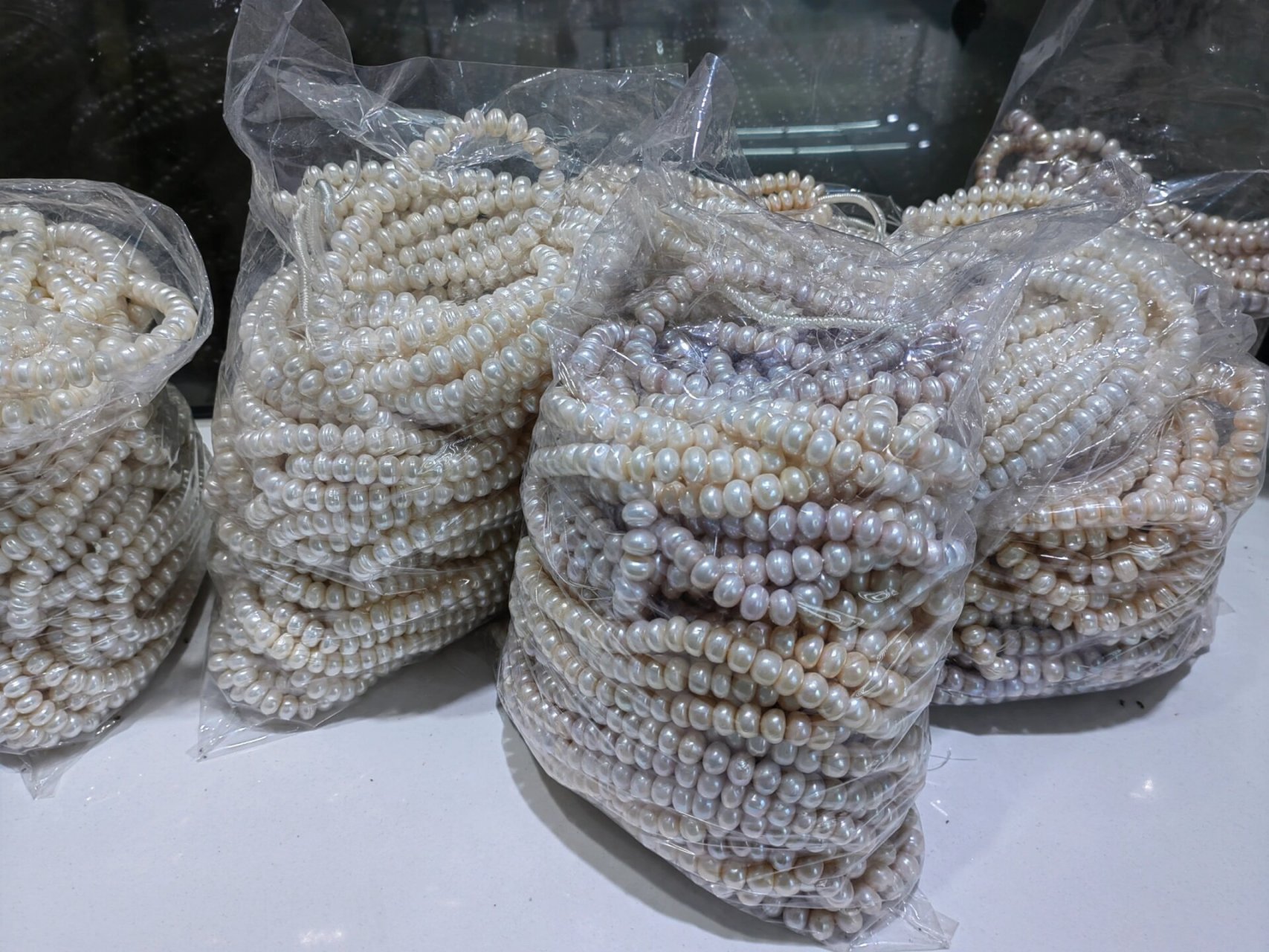 诸暨珍珠城 顺路逛一逛诸暨珍珠批发市场,太多的珍珠商家让人眼花缭乱