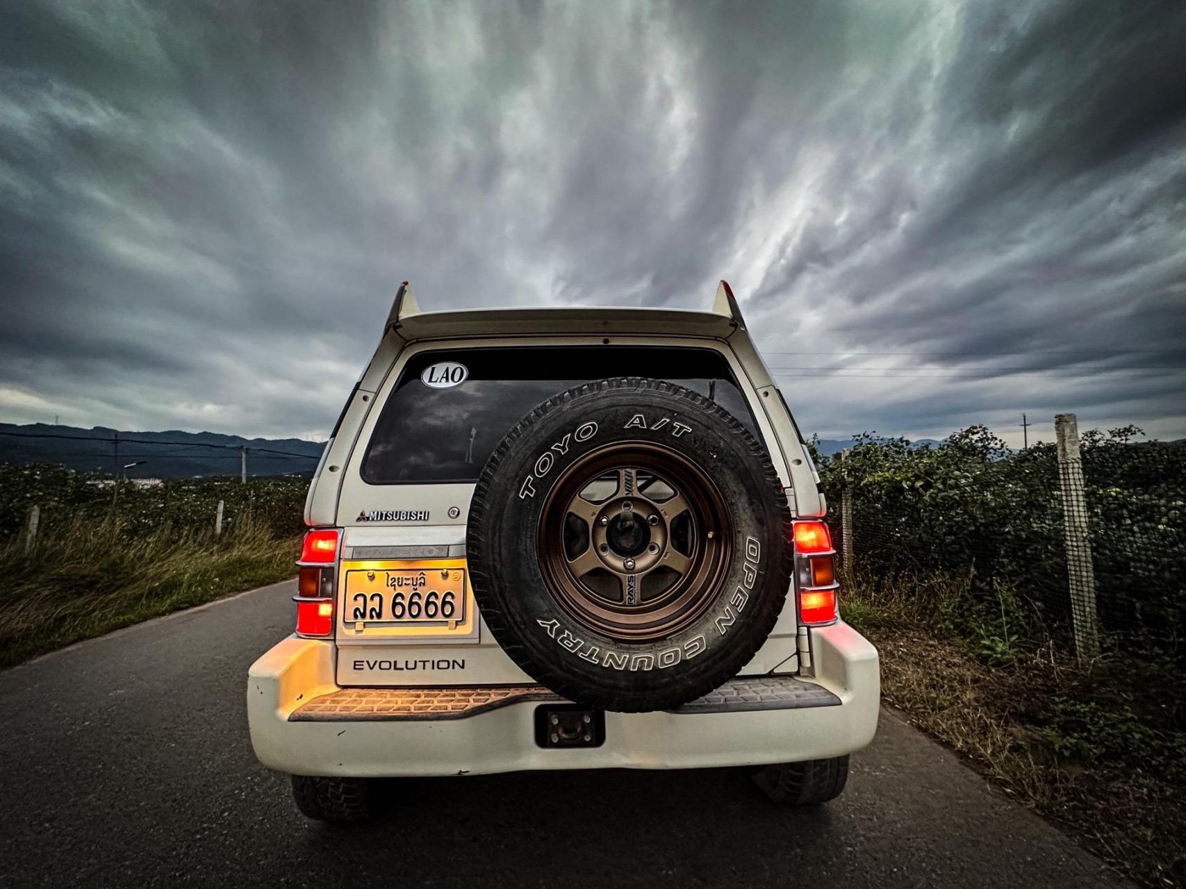 三菱 pajero v55 evo 成龙同款战神!自用收藏品!分享一下!