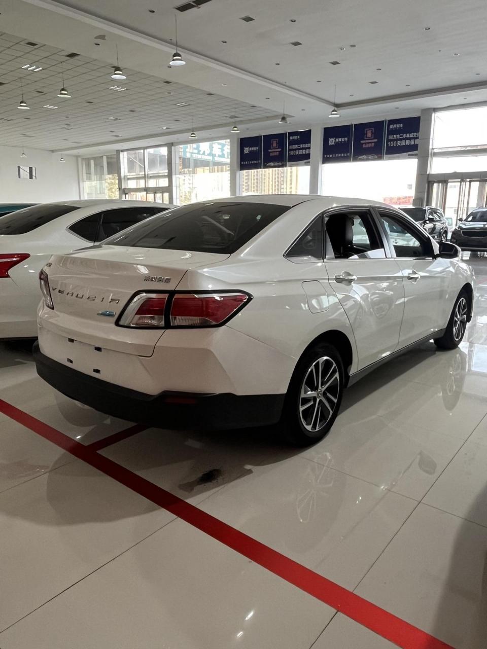 新到2021年启辰d60 自动档 电子手刹 自动驻车 大屏导航 一键启动 多