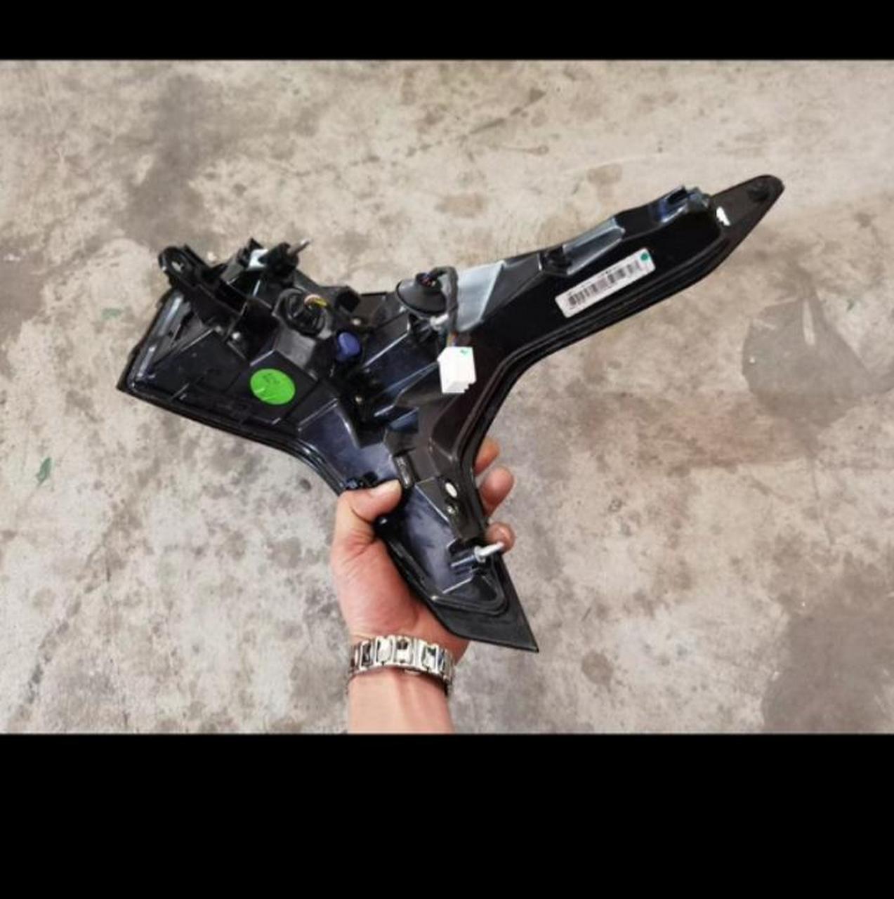 领克06尾灯 领克06左后尾灯原厂拆车件9成新,功能正常使用完美无瑕疵!