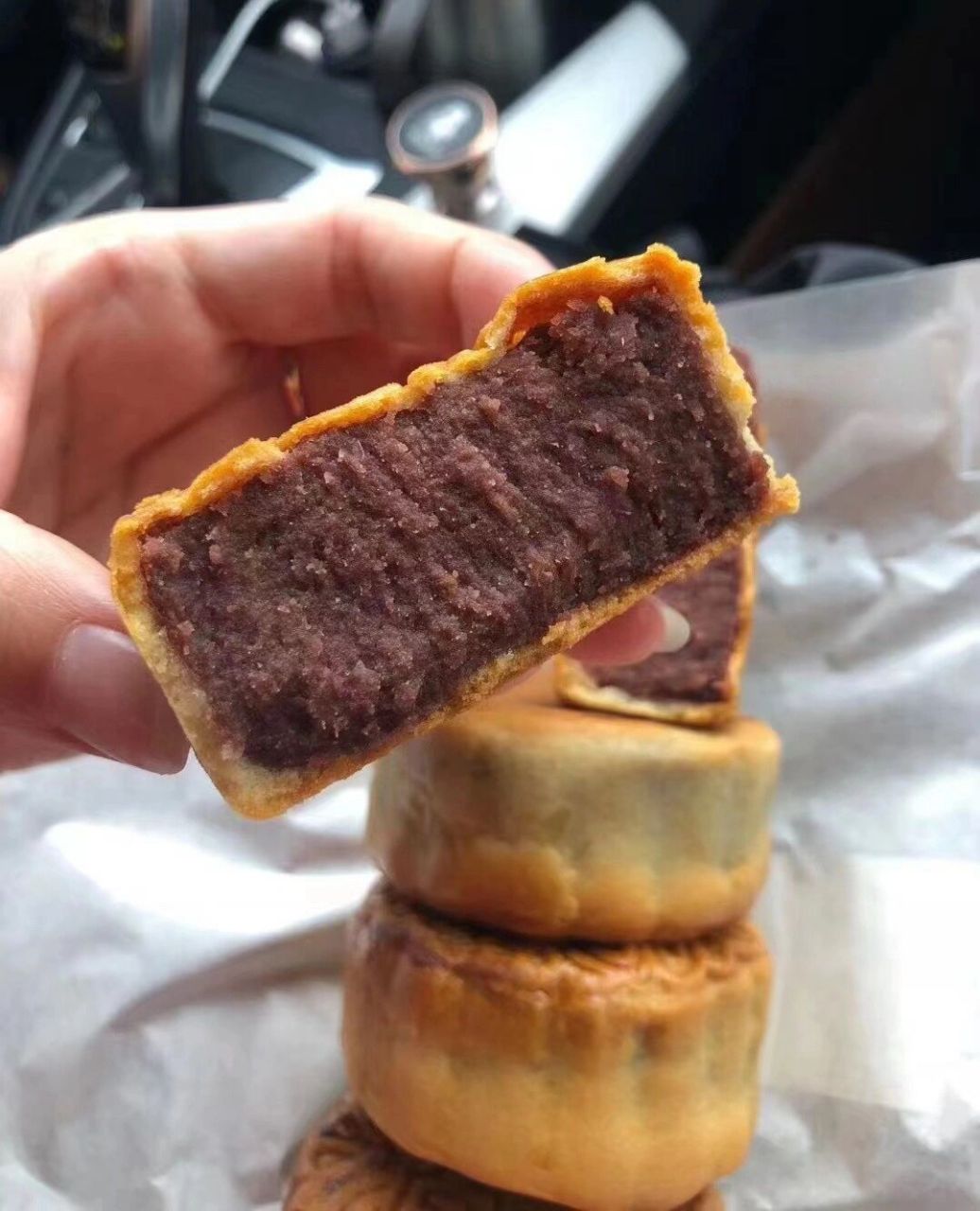 江门新会最好吃的睦州东园豆沙月饼04 终于吃到了 满足一下去年没吃