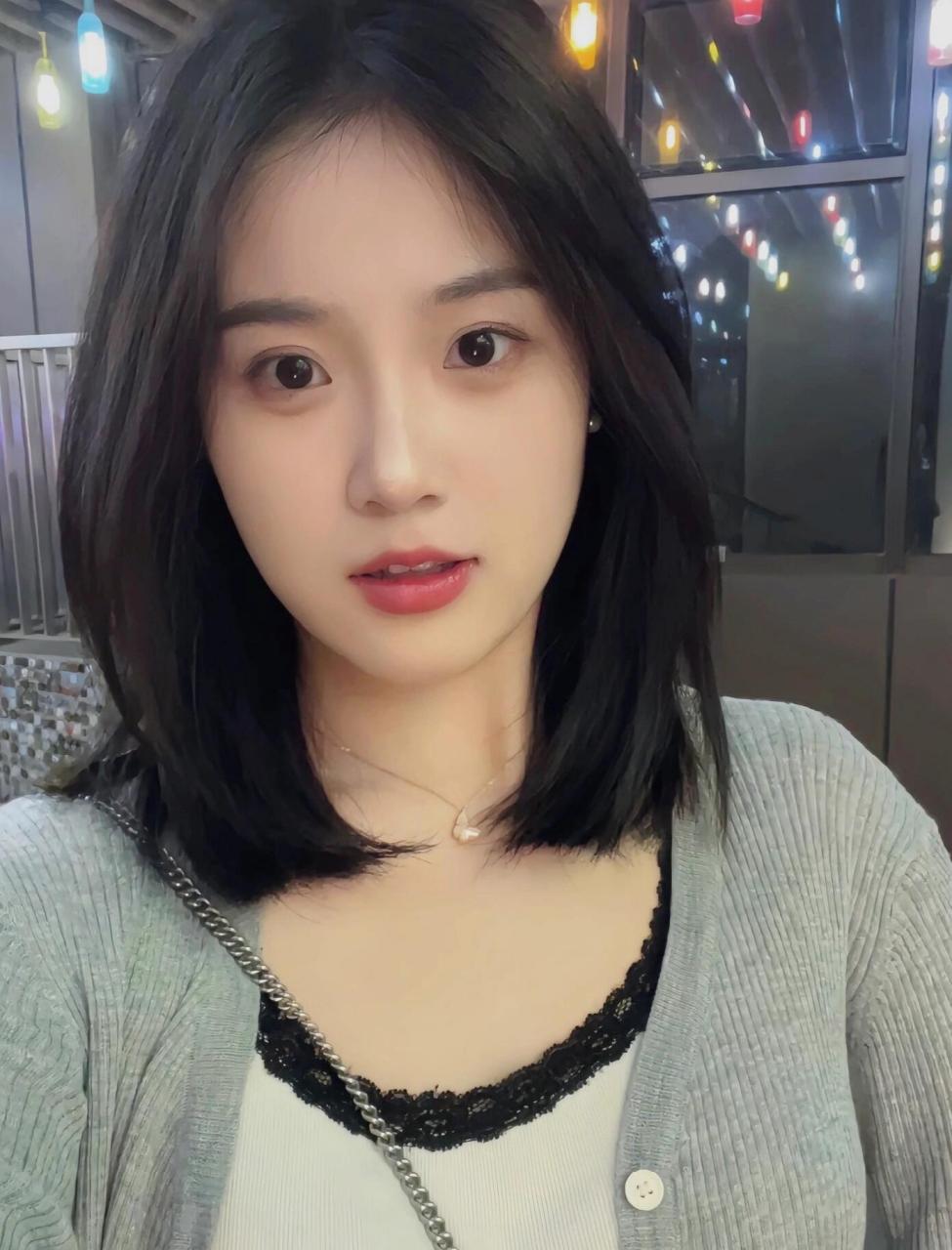 没有哪个女生可以拒绝这款显脸小的锁骨发吧 96 适合圆脸,鹅蛋脸