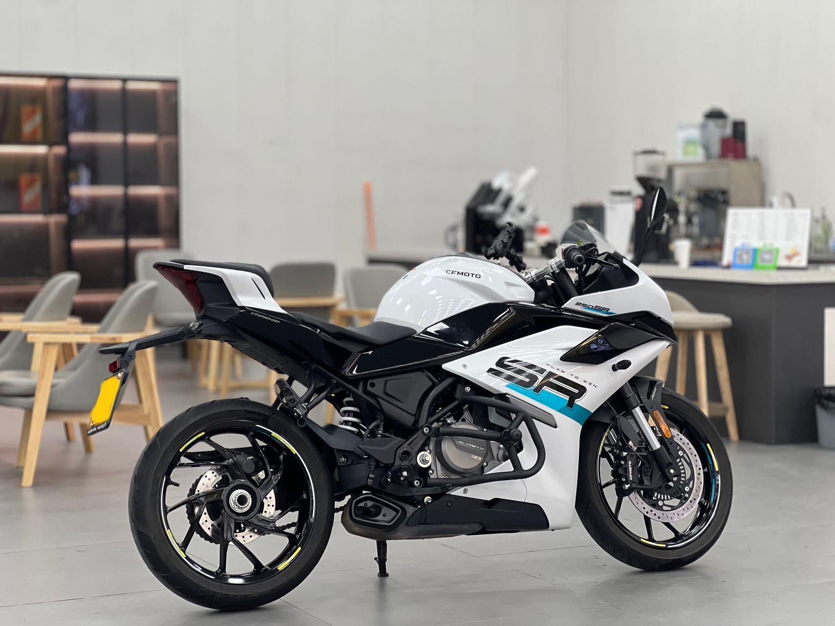 必须得吃 车型:春风sr250(单摇臂my23) 年份:2023.09 里程:4000 km.