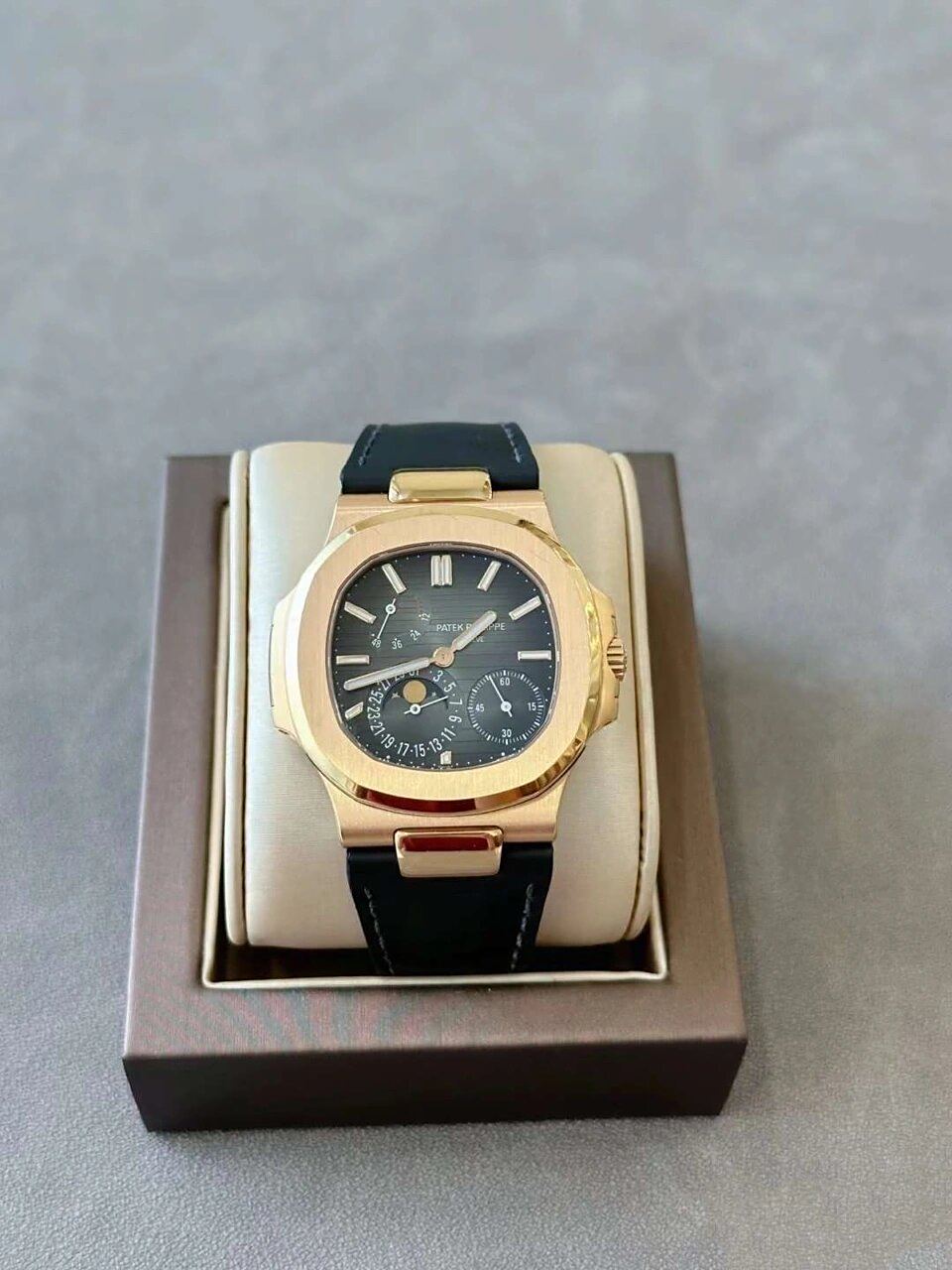 百达翡丽鹦鹉螺5712r  玫瑰金 百达翡丽5712r-001 自动上弦机械机芯