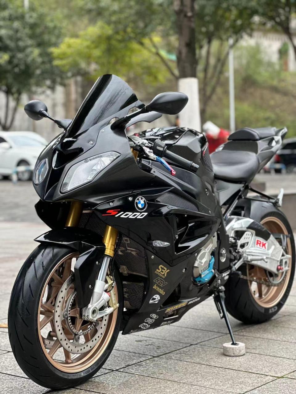 新到极品14年bmw宝马s1000rr abs顶配带电热手把,极品碳版原灯!